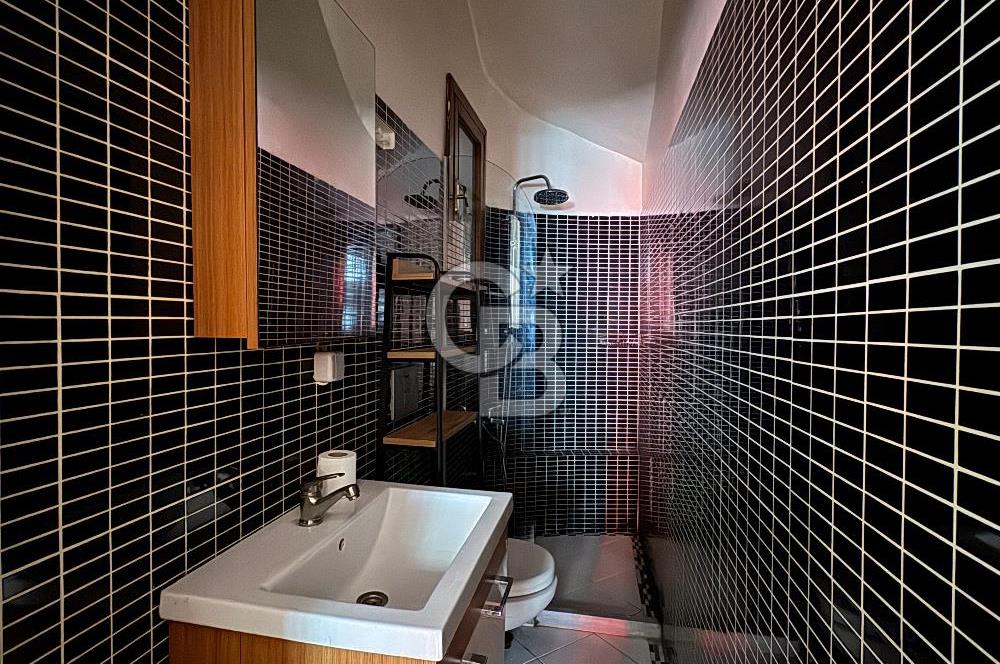 Asmalımescit' te Kiralık Çift Daireden Oluşan Giriş Kat İşyeri