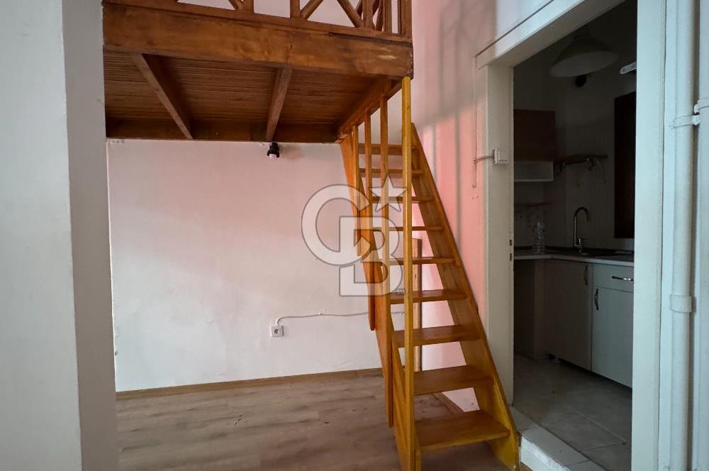 Asmalımescit' te Kiralık Çift Daireden Oluşan Giriş Kat İşyeri