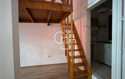 Asmalımescit' te Kiralık Çift Daireden Oluşan Giriş Kat İşyeri