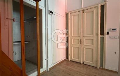 Asmalımescit' te Kiralık Çift Daireden Oluşan Giriş Kat İşyeri