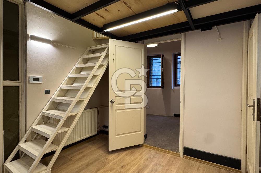 Asmalımescit' te Kiralık Çift Daireden Oluşan Giriş Kat İşyeri