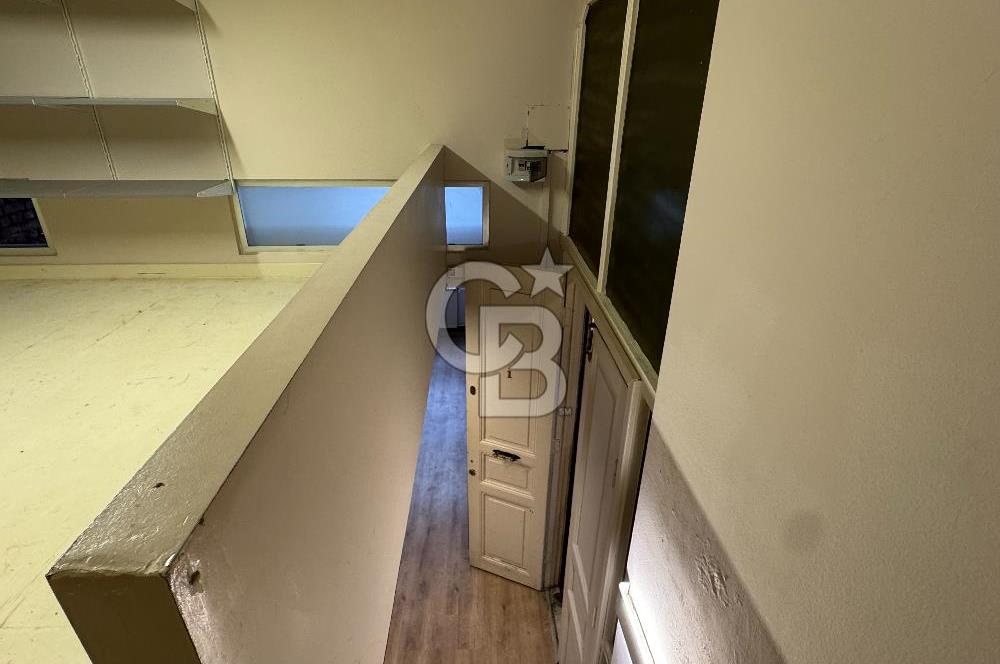 Asmalımescit' te Kiralık Çift Daireden Oluşan Giriş Kat İşyeri