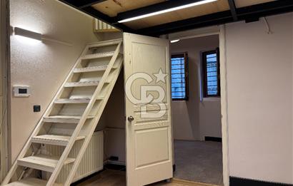 Asmalımescit' te Kiralık Çift Daireden Oluşan Giriş Kat İşyeri