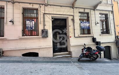 Asmalımescit' te Kiralık Çift Daireden Oluşan Giriş Kat İşyeri