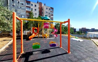İZMİR ÇİĞLİ EGEKENT'TE MUHTEŞEM MANZARALI ARAKAT BÜYÜK 3+1 DAİRE