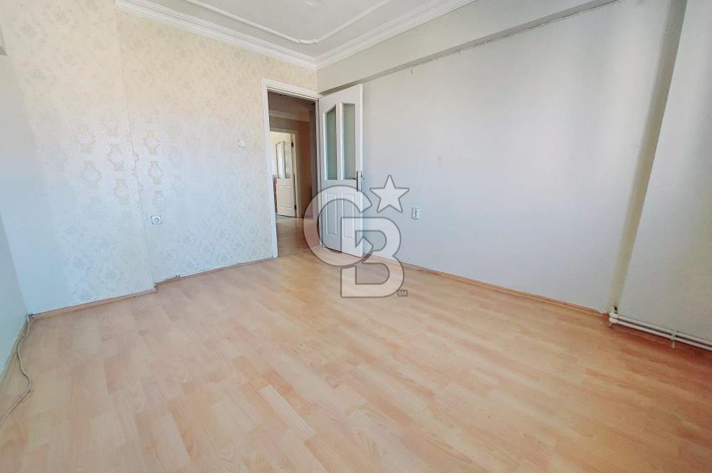İZMİR ÇİĞLİ EGEKENT'TE MUHTEŞEM MANZARALI ARAKAT BÜYÜK 3+1 DAİRE