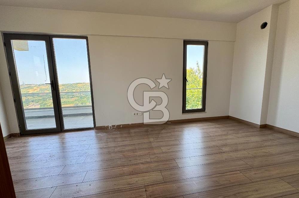 AKKÖY’DE DENİZ MANZARALI, İSKÂNLI, SIFIR 4+1 TRİPLEX VİLLA