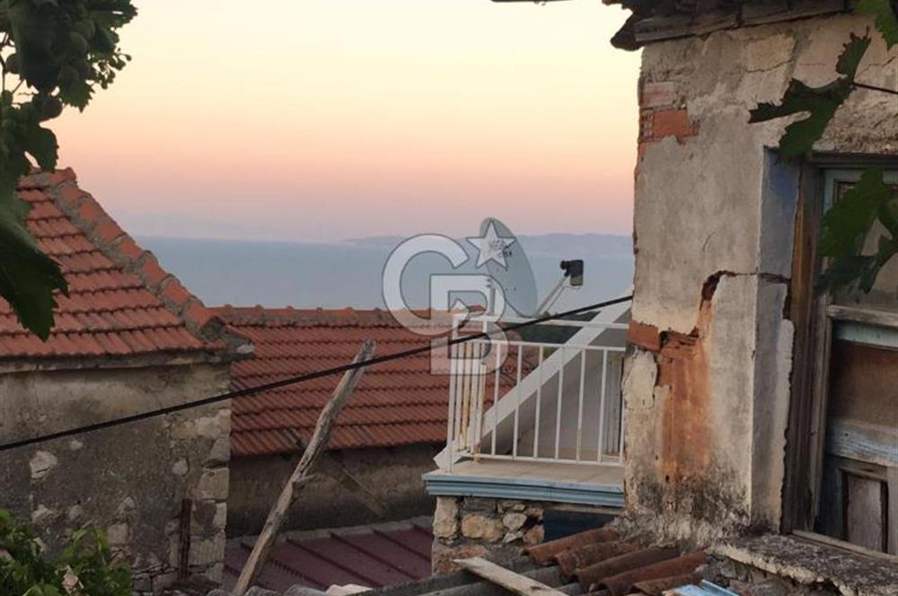 Karaburun eğlen hoca köy içinde 2 katlı satılık müstakil ev 