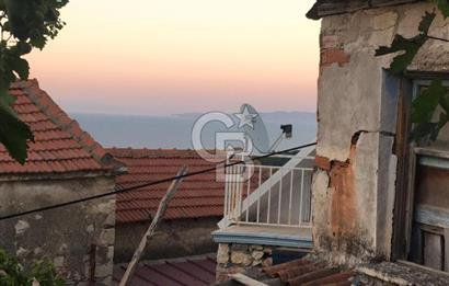 Karaburun eğlen hoca köy içinde 2 katlı satılık müstakil ev 
