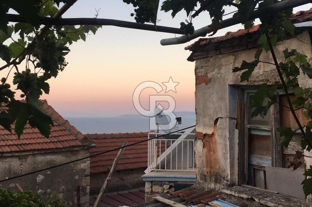 Karaburun eğlen hoca köy içinde 2 katlı satılık müstakil ev 