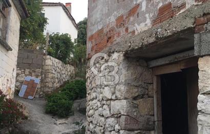 Karaburun eğlen hoca köy içinde 2 katlı satılık müstakil ev 