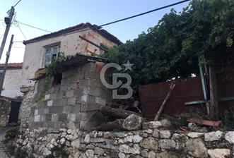 Karaburun eğlen hoca köy içinde 2 katlı satılık müstakil ev 