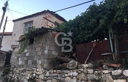 Karaburun eğlen hoca köy içinde 2 katlı satılık müstakil ev 