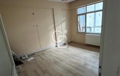 Akçabaat merkezde 2+1 kiralık daire