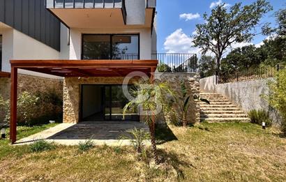 Akyaka’ya 10 dk Mesafede, Satılık Yarı Müstakil Köşe Villa