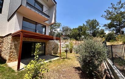 Akyaka’ya 10 dk Mesafede, Satılık Yarı Müstakil Köşe Villa