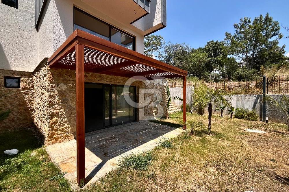 Akyaka’ya 10 dk Mesafede, Satılık Yarı Müstakil Köşe Villa
