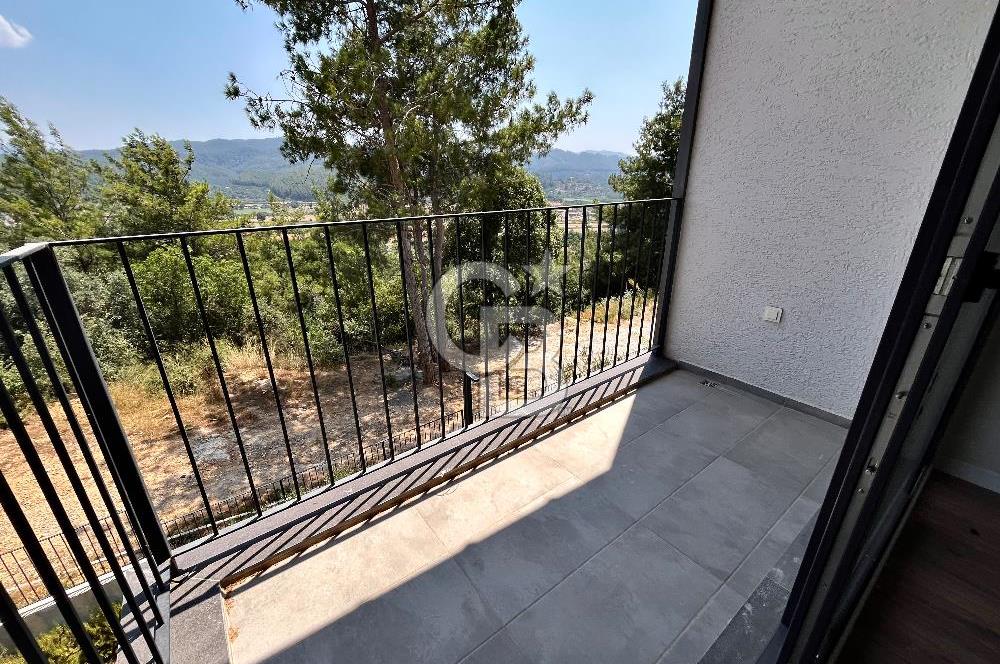 Akyaka’ya 10 dk Mesafede, Satılık Yarı Müstakil Köşe Villa