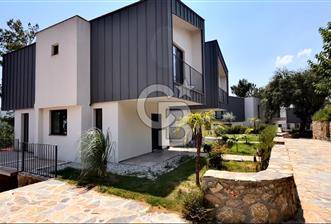 Akyaka’ya 10 dk Mesafede, Satılık Yarı Müstakil Köşe Villa