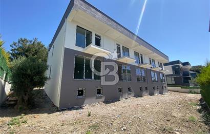 ÇANAKKALE GÜZELYALIDA DENİZE 200 M MESAFEDE SATILIK VİLLA 