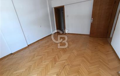 KENEDY  CADDESİ ÜZERİNDE KİRALIK DAİRESİ 3+1