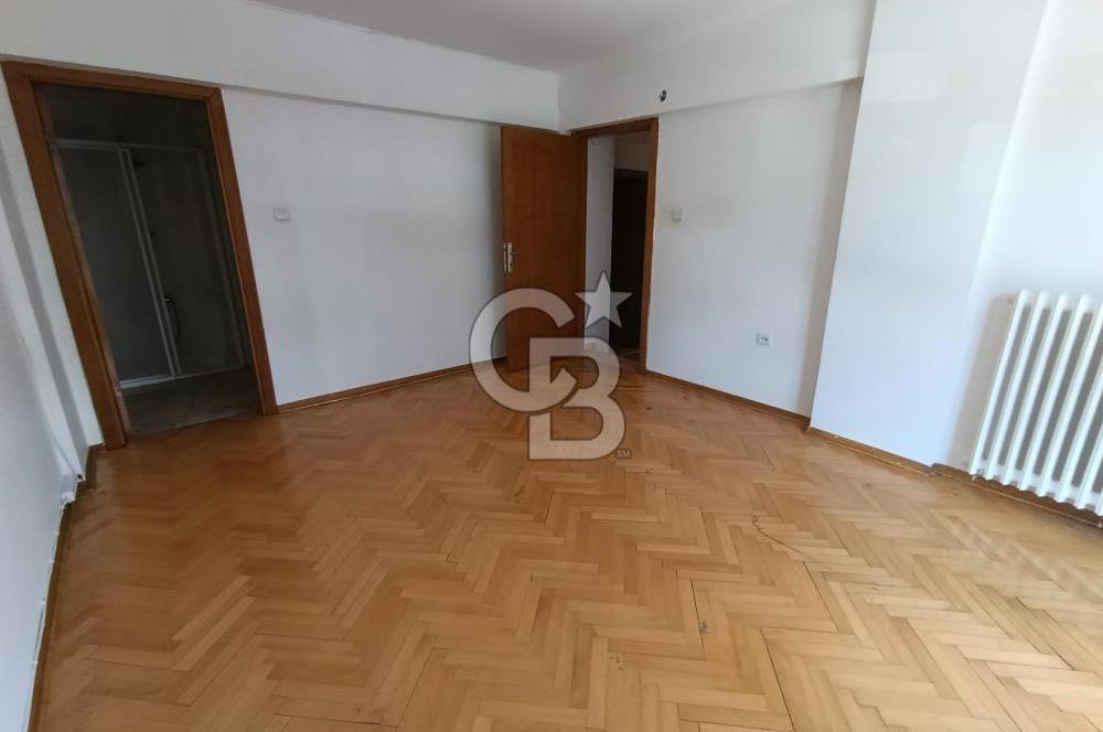 KENEDY  CADDESİ ÜZERİNDE KİRALIK DAİRESİ 3+1