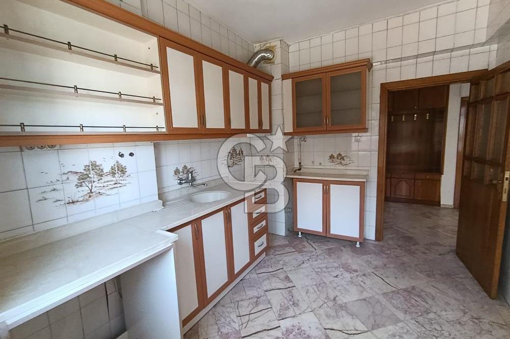 KENEDY  CADDESİ ÜZERİNDE KİRALIK DAİRESİ 3+1