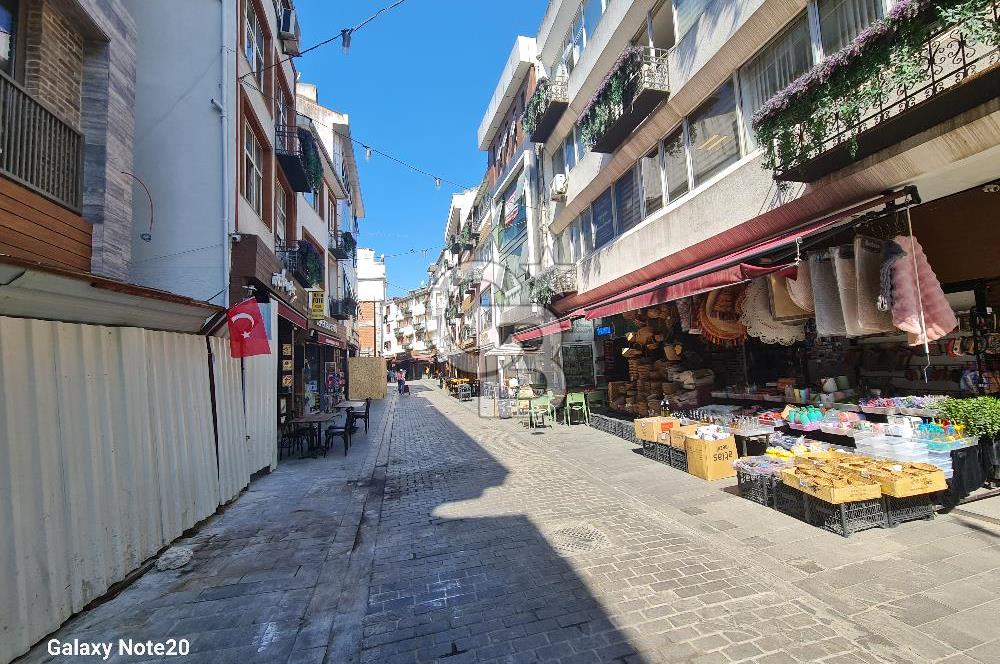 Üsküdar Uncular caddesinde kiralık 1+1 ofis