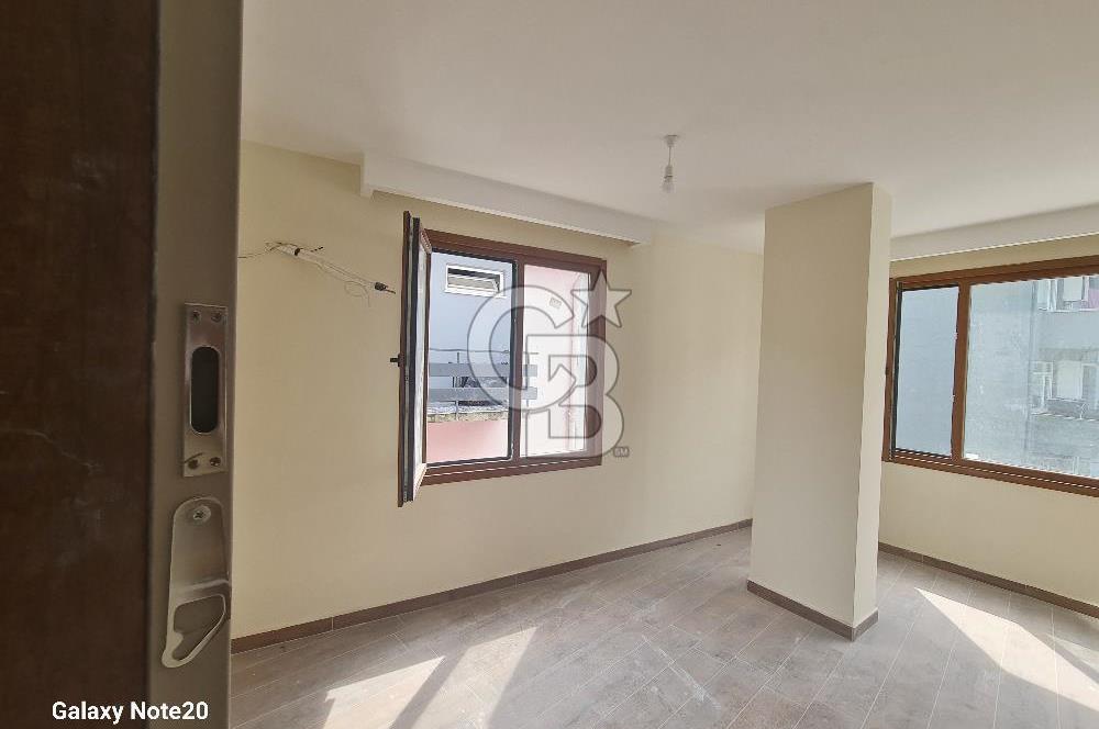 Üsküdar Uncular caddesinde kiralık 1+1 ofis