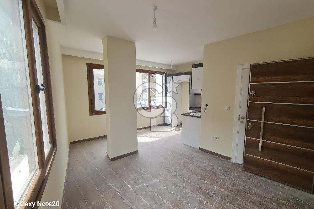 Üsküdar Uncular caddesinde kiralık 1+1 ofis