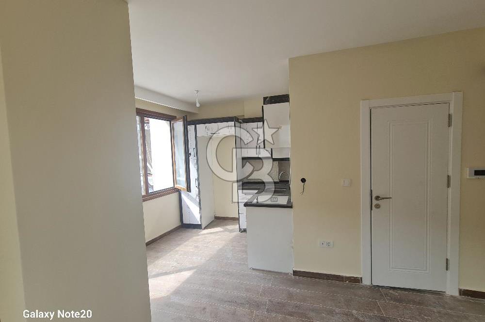 Üsküdar Uncular caddesinde kiralık 1+1 ofis