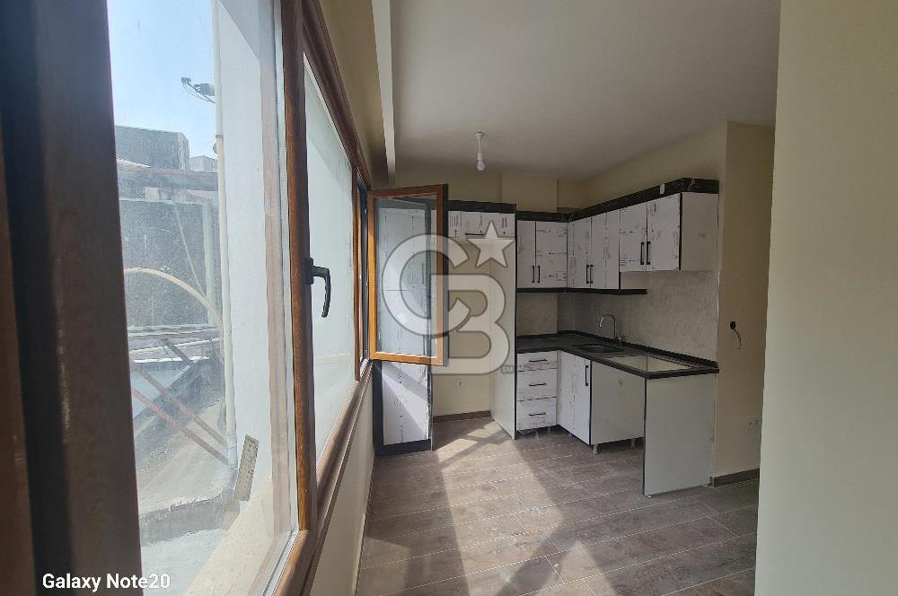 Üsküdar Uncular caddesinde kiralık 1+1 ofis