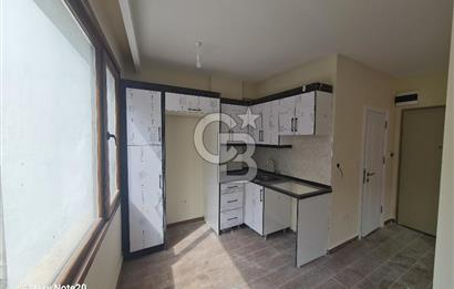 Üsküdar Uncular caddesinde kiralık 1+1 ofis