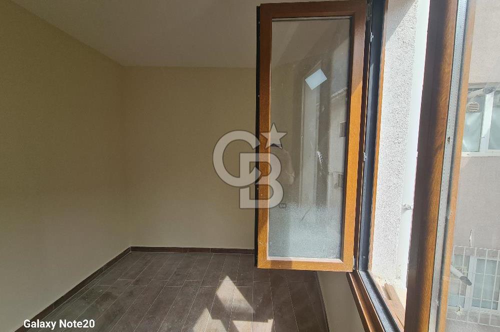 Üsküdar Uncular caddesinde kiralık 1+1 ofis