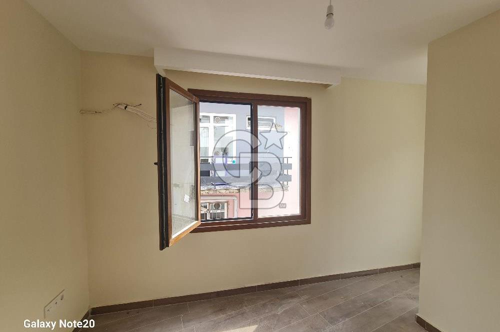 Üsküdar Uncular caddesinde kiralık 1+1 ofis