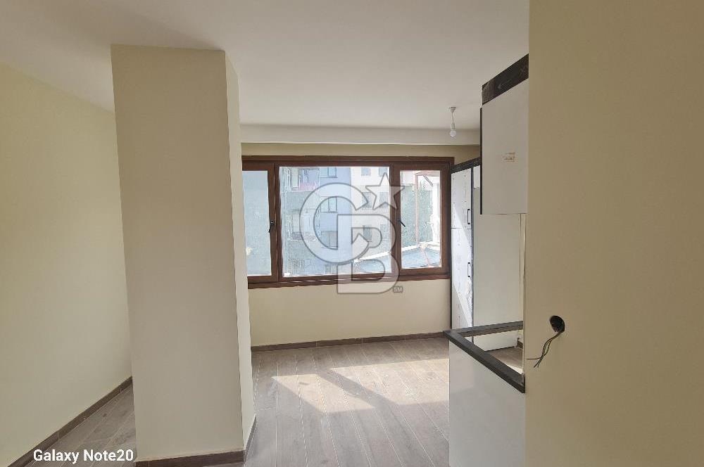 Üsküdar Uncular caddesinde kiralık 1+1 ofis