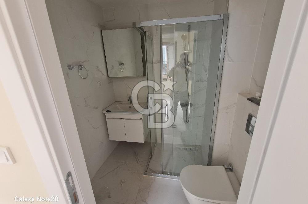 Üsküdar Uncular caddesinde kiralık 1+1 ofis