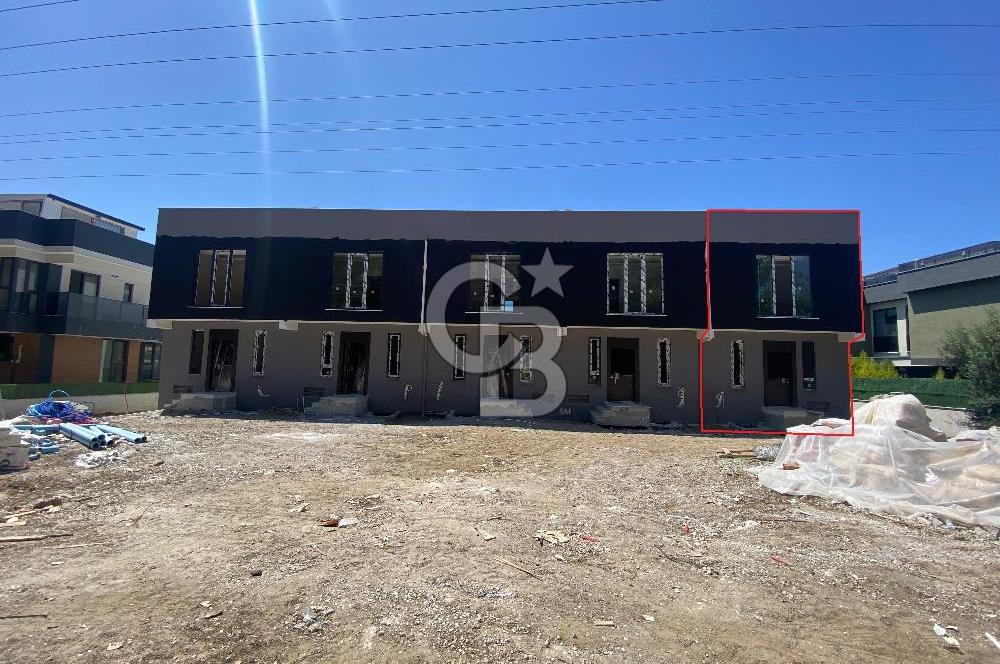ÇANAKKALE GÜZELYALIDA DENİZE 200 M MESAFEDE SATILIK VİLLA 