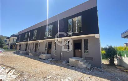 ÇANAKKALE GÜZELYALIDA DENİZE 200 M MESAFEDE SATILIK VİLLA 