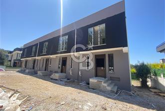ÇANAKKALE GÜZELYALIDA DENİZE 200 M MESAFEDE SATILIK VİLLA 