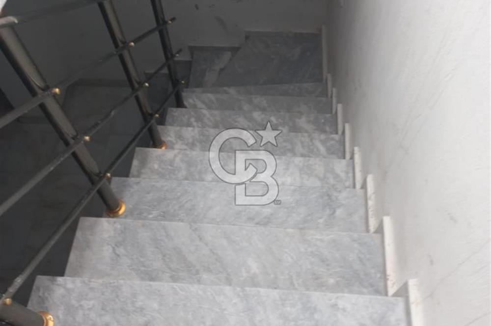 DİDİM FENERYOLUN'DA CADDE ÜZERİ DEPOLU 88 M2 İKİ KATLI DÜKKAN