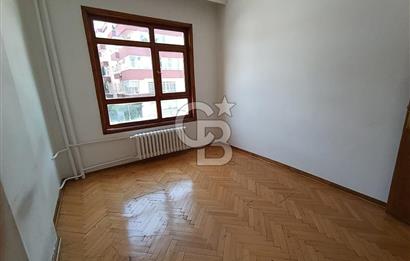 KENEDY  CADDESİ ÜZERİNDE KİRALIK DAİRESİ 3+1