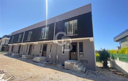 ÇANAKKALE GÜZELYALIDA DENİZE 200 M MESAFEDE SATILIK VİLLA 