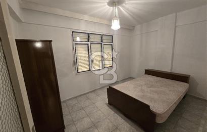 ALİAĞA'DA MERKEZİ KONUMDA EŞYALI KİRALIK 3+1 DAİRE