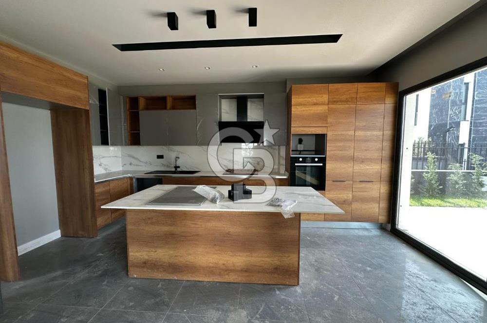 Tuzla'da Site İçerisinde Ultra Lüks Sıfır Kiralık Villa