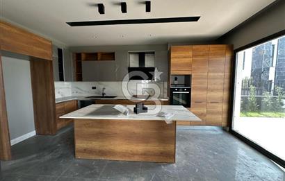 Tuzla'da Site İçerisinde Ultra Lüks Sıfır Kiralık Villa
