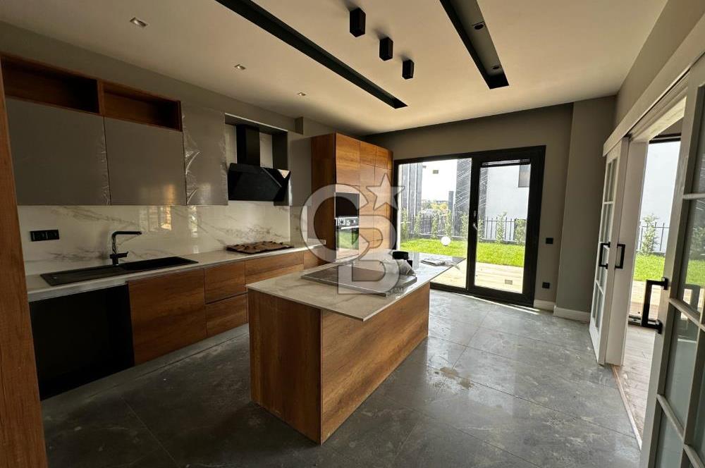 Tuzla'da Site İçerisinde Ultra Lüks Sıfır Kiralık Villa