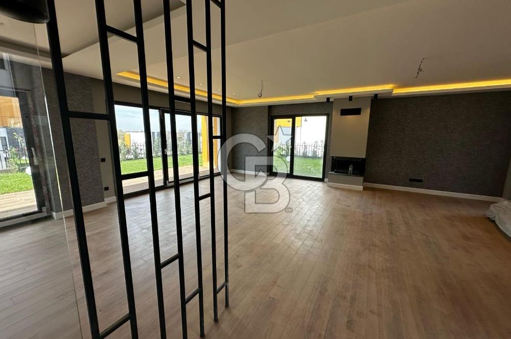 Tuzla'da Site İçerisinde Ultra Lüks Sıfır Kiralık Villa