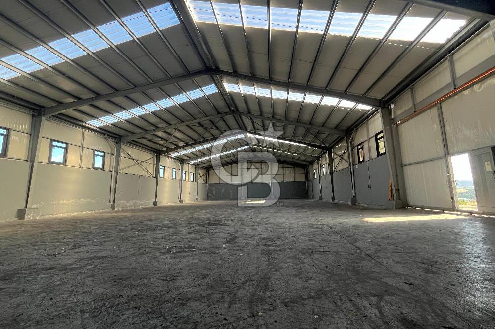 Çatalcada 1.600 m² Kapalı Depo + 5.400 m² Açık Alan Kiralık