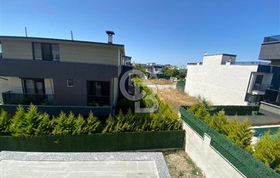 ÇANAKKALE GÜZELYALIDA DENİZE 200 M MESAFEDE SATILIK VİLLA 